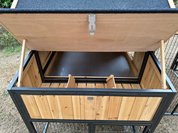 NEW-METAL Cottage Coop.  in-stock