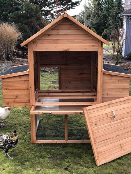 RESORT CHICKEN COOP AND RUN. PRE-SALE END OF APRIL SHIPPING